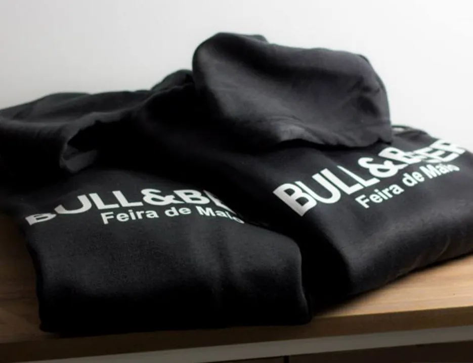 Sweats pretas com a estampagem Bull & Bear, Feira de Março