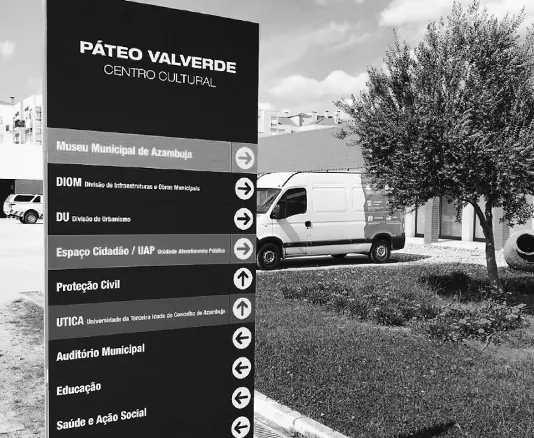 Totem de sinalética do Páteo Valverde, Centro Cultural